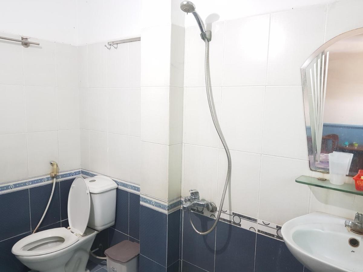 Van Thanh Dat Hotel Thành Pho Ho Chí Minh Esterno foto